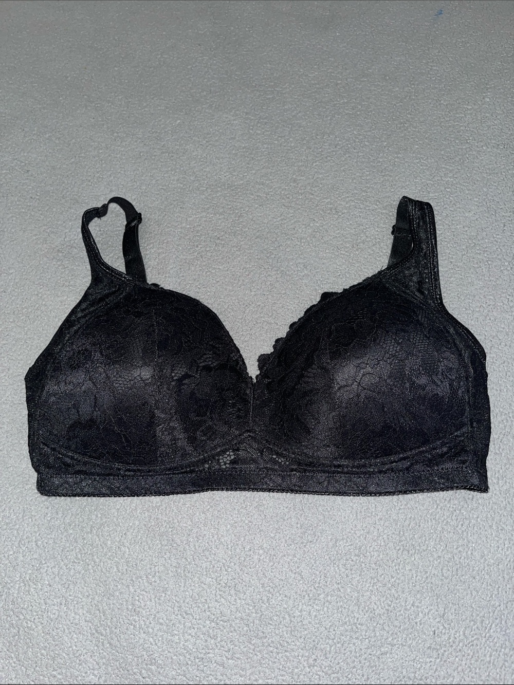 Gloria Vanderbilt Black Lace Wireless Bra